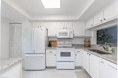 Kitchen - 705 Augusta Blvd #4, Naples, FL 34113 photo 3 of 3