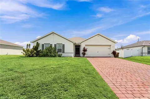 1813 NE 7th Pl, Cape Coral, FL 33909