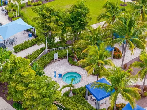 Exterior - 10657 Jackson Square Dr, Estero, FL 33928 photo 8 of 11