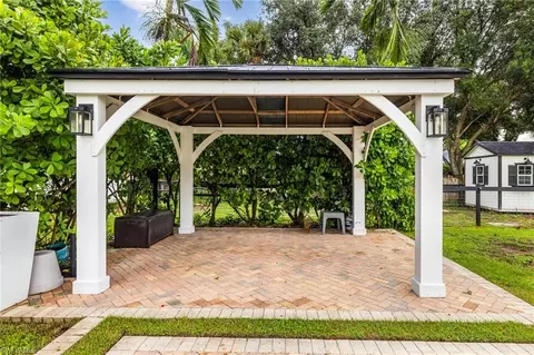 Exterior - 20661 Tanglewood Ln, Estero, FL 33928 photo 17 of 19
