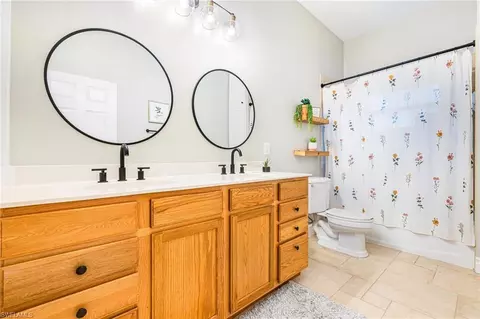 Bath - 20661 Tanglewood Ln, Estero, FL 33928 photo 2 of 3