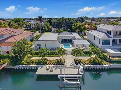 View/Area - 3737 Crayton Rd, Naples, FL 34103 photo 2 of 5