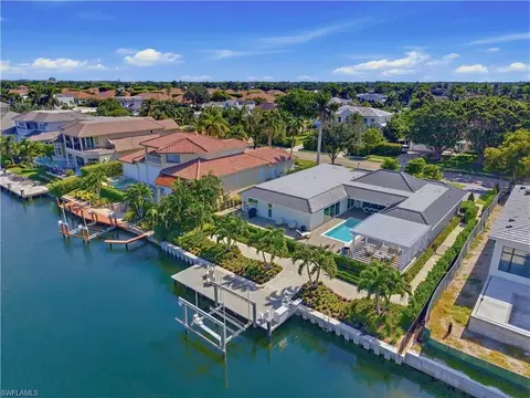 View/Area - 3737 Crayton Rd, Naples, FL 34103 photo 4 of 5