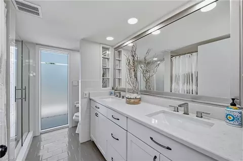 Bath - 3737 Crayton Rd, Naples, FL 34103 photo 4 of 6