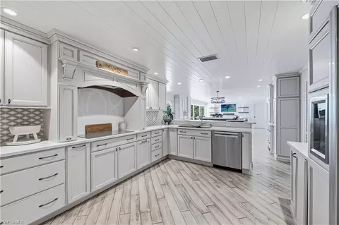 Kitchen - 3737 Crayton Rd, Naples, FL 34103 photo 2 of 5