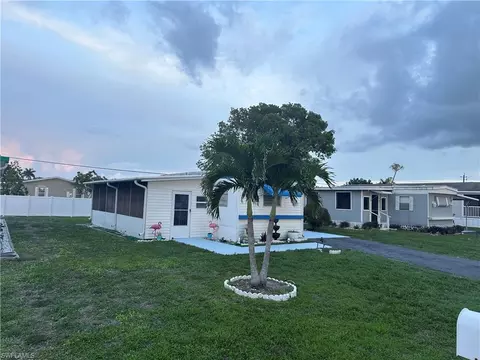 Exterior - 152 Cape Sable Dr, Naples, FL 34104 photo 2 of 7