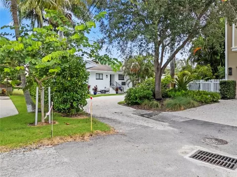 Exterior - 560 9th Ave S, Naples, FL 34102 photo 1 of 15