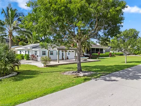Exterior - 560 9th Ave S, Naples, FL 34102 photo 16 of 20
