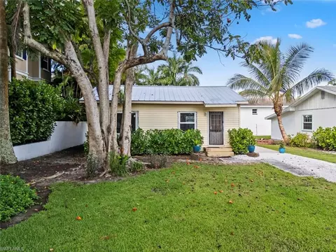 Exterior - 560 9th Ave S, Naples, FL 34102 photo 8 of 15