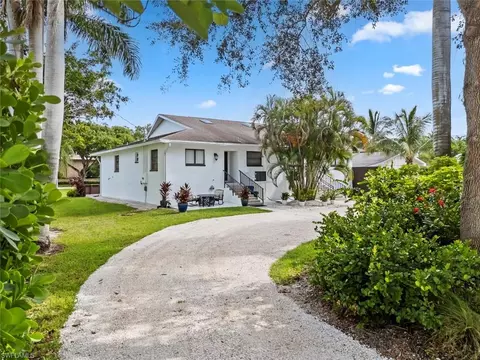 Exterior - 560 9th Ave S, Naples, FL 34102 photo 2 of 15