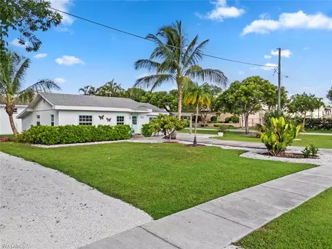 Exterior - 560 9th Ave S, Naples, FL 34102 photo 12 of 15