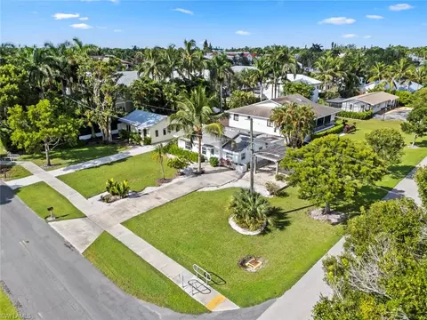 View/Area - 560 9th Ave S, Naples, FL 34102 photo 2 of 3