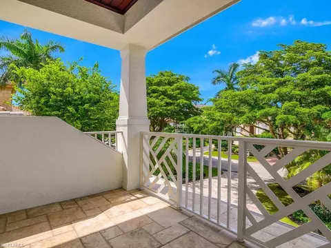 Exterior - 580 15th Ave S, Naples, FL 34102 photo 6 of 15