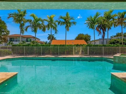 Exterior - 580 15th Ave S, Naples, FL 34102 photo 13 of 15
