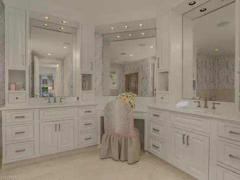 Bath - 580 15th Ave S, Naples, FL 34102 photo 2 of 7