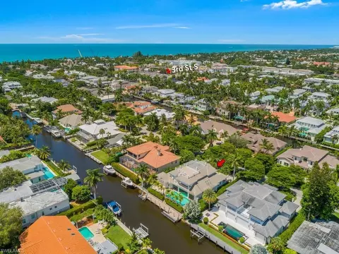 View/Area - 580 15th Ave S, Naples, FL 34102 photo 2 of 3