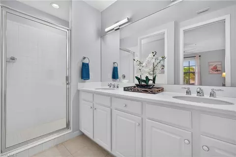Bath - 1379 Artesia Dr E #601, Naples, FL 34113 photo 1 of 2