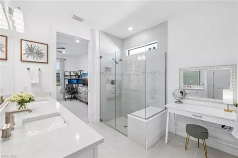 Bath - 18421 Ridgeline Dr, Estero, FL 33928 photo 2 of 3