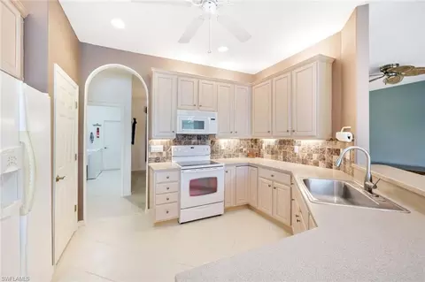 Kitchen - 3768 Baldwin Ln, Naples, FL 34116 photo 4 of 4