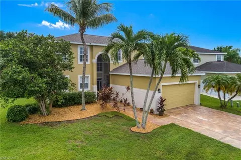 12835 Fox Hollow Cir, Fort Myers, FL 33912