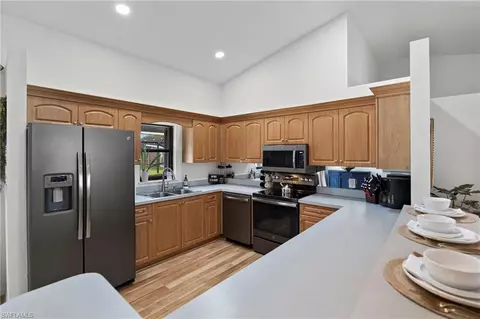 Kitchen - 98 Chardon Pl, Naples, FL 34110 photo 3 of 5