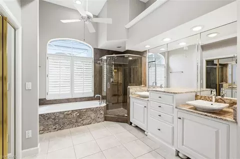 Bath - 15259 Devon Green Ln, Naples, FL 34110 photo 2 of 4