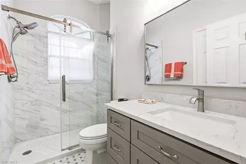 Bath - 15259 Devon Green Ln, Naples, FL 34110 photo 4 of 4