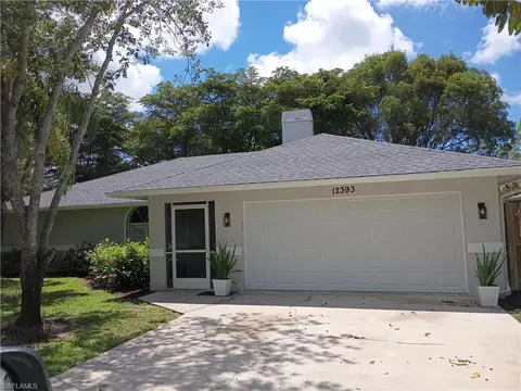 12393 Londonderry Ln, Bonita Springs, FL 34135