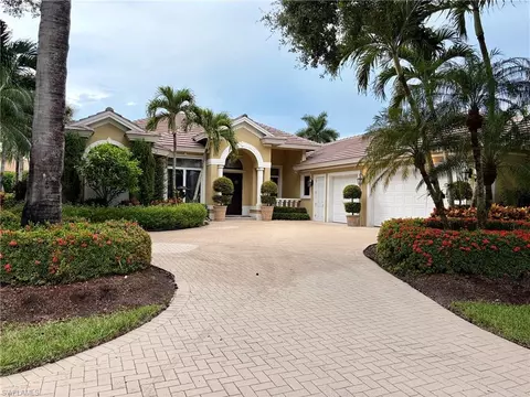 2633 Finchley Ln St, Naples, FL 34105