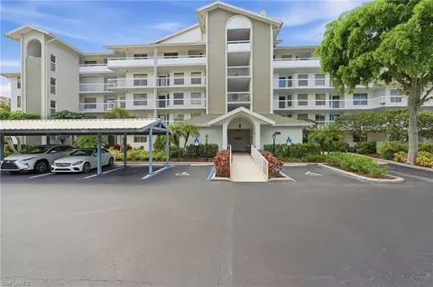 360 Horse Creek Dr #207, Naples, FL 34110