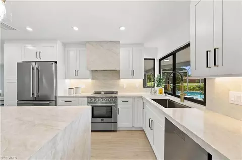 Kitchen - 2353 Abbey Ct, Naples, FL 34112 photo 6 of 8