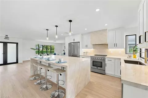 Kitchen - 2353 Abbey Ct, Naples, FL 34112 photo 2 of 8