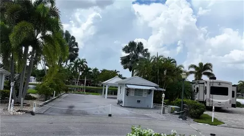 10210 Surfwood Ct, Fort Myers, FL 33905