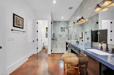 Bath - 2401 Coach House Ln, Naples, FL 34105 photo 2 of 5