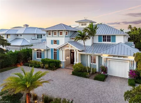 241 7th Ave N, Naples, FL 34102