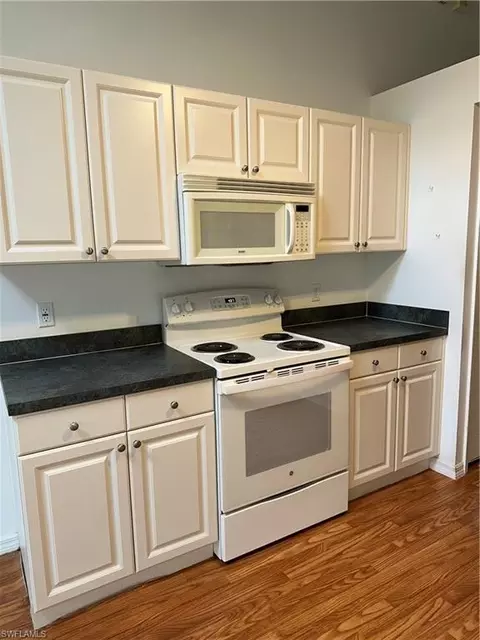 Kitchen - 3740 45th Ave NE, Naples, FL 34120 photo 2 of 4