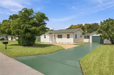 1657 Ardmore Rd, Fort Myers, FL 33901