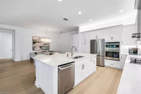 Kitchen - 12255 Bonnet Dr, Naples, FL 34120 photo 4 of 7