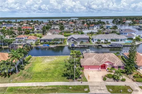 273 N Barfield Dr, Marco Island, FL 34145