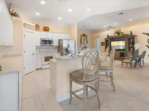 Kitchen - 6901 Bent Grass Dr, Naples, FL 34113 photo 4 of 4