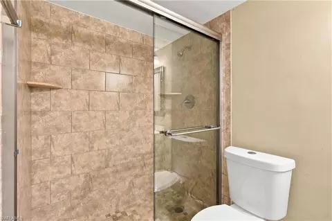 Bath - 170 Turtle Lake Ct #109, Naples, FL 34105 photo 2 of 3