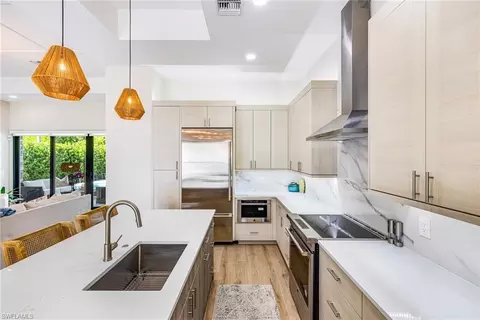 Kitchen - 167 Burning Tree Dr, Naples, FL 34105 photo 3 of 4