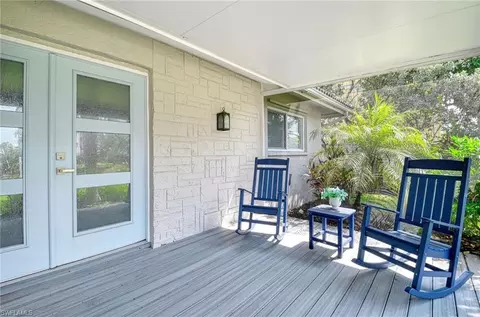 Exterior - 9 Pelican St E, Naples, FL 34113 photo 3 of 6