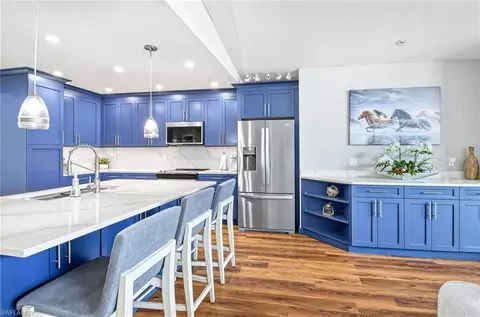 Kitchen - 9 Pelican St E, Naples, FL 34113 photo 2 of 2