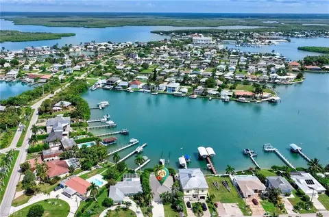 View/Area - 9 Pelican St E, Naples, FL 34113 photo 2 of 7