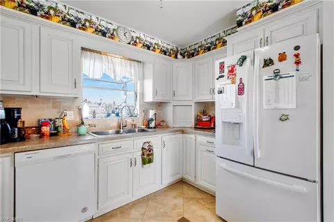 Kitchen - 125 Pago Pago Dr E, Naples, FL 34113 photo 2 of 3