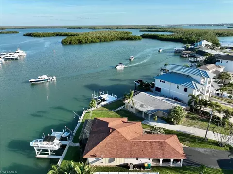View/Area - 125 Pago Pago Dr E, Naples, FL 34113 photo 9 of 12