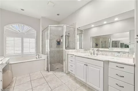 Bath - 4995 Rustic Oaks Cir, Naples, FL 34105 photo 2 of 4