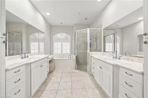 Bath - 4995 Rustic Oaks Cir, Naples, FL 34105 photo 1 of 4
