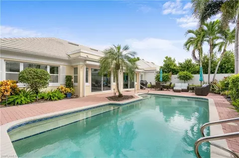 Exterior - 807 Rue Deville #2.11, Naples, FL 34108 photo 2 of 8